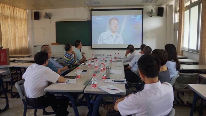 说明: D:\李子丹\新闻和照片\2019\党政\10.16语言信息系党支部汇报及换届\DSC06719.jpg