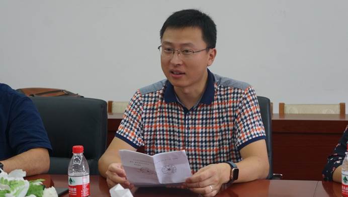 说明: D:\李子丹\新闻和照片\2019\党政\8.24班子会+全院大会\袁金轩.jpg