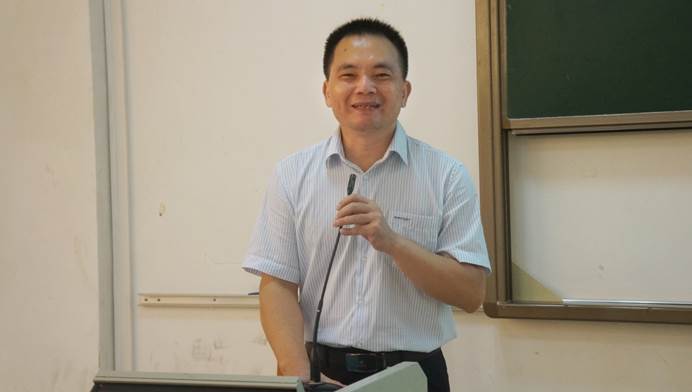 说明: D:\李子丹\新闻和照片\2019\党政\7.8期末总结（陈建平讲座）\2.jpg